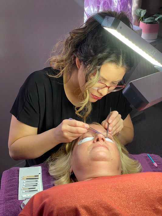Lash Extension Myths in Ponoka: Let’s Clear the Drama