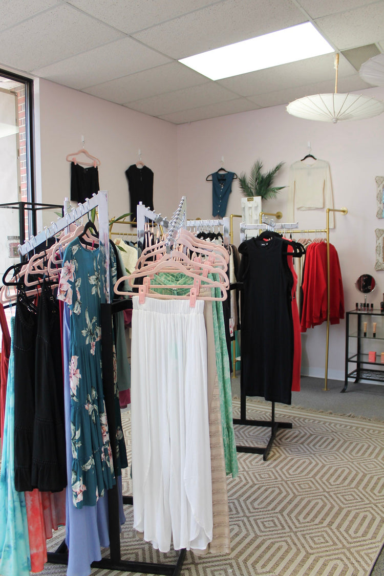 boutique woman clothes Ponoka Alberta