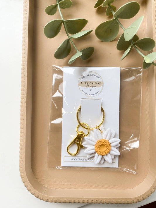 Daisy - Polymer Clay Keychain